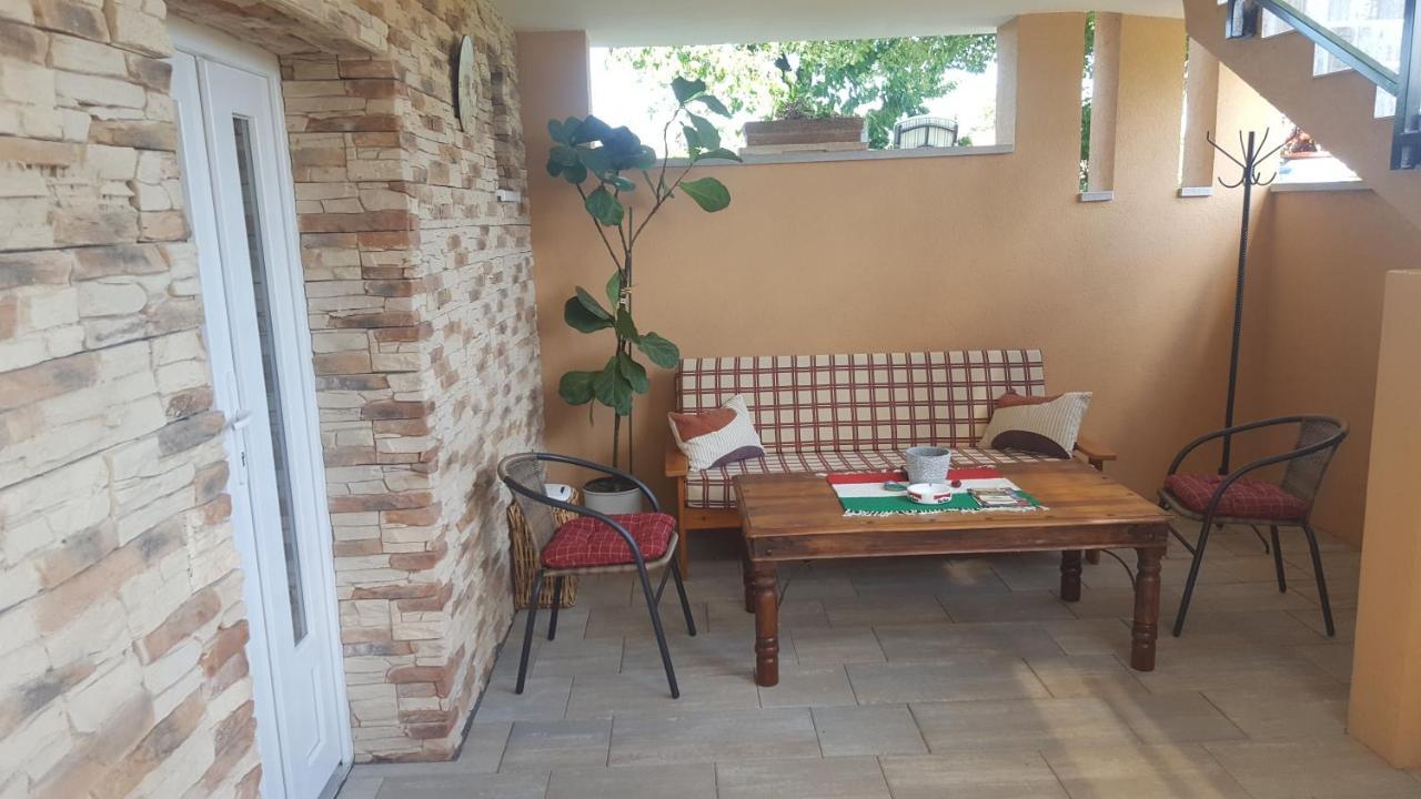Gyoengyvirag Apartman Keszthely Exteriér fotografie